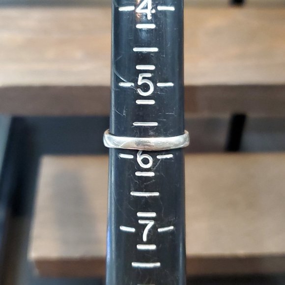 Size 5.75 925 Sterling Silver Marcasite's And Small Black Inlay Ring - Picture 5 of 7